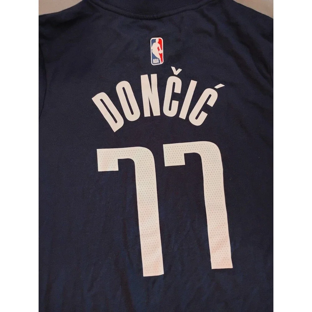 Youth Nike Dallas Mavericks Doncic Short Sleeve Crewneck Shirt Navy Medium 10/12